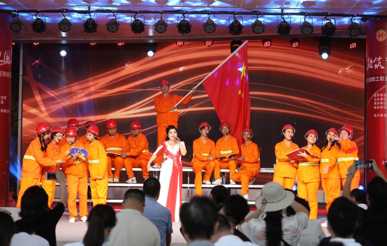 2FA33A44-F585-4013-B0D2-6BF215474373