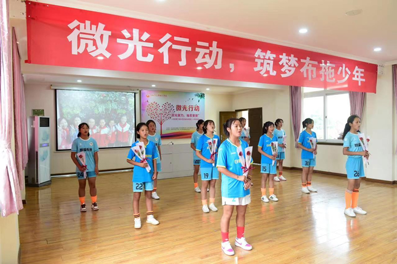 0C0210E2-EB50-4A99-96D0-40BBFB6B56C9