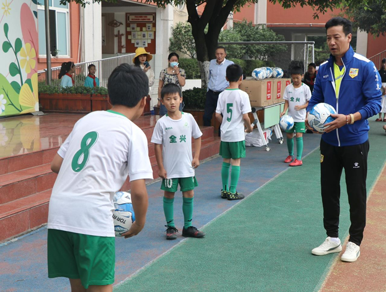 E9DE3CBC-0644-4F4B-B012-FDC6BB1B6CBA