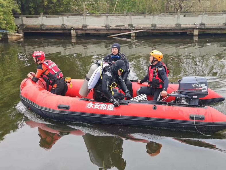 CCD513EE-384A-4906-AB8E-FDF14A98B0D2