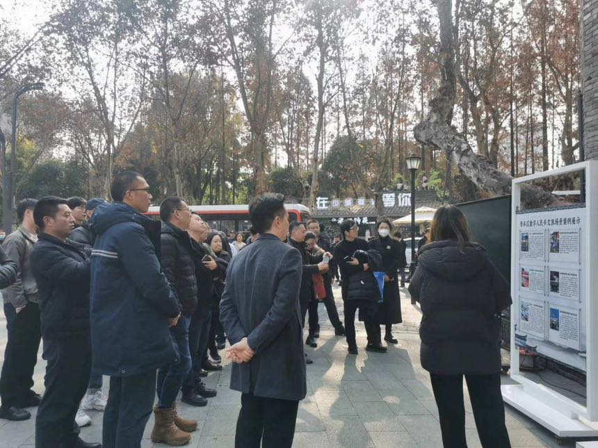 51DC5D15-84F2-4136-BD3F-AFD23FEBAEF4