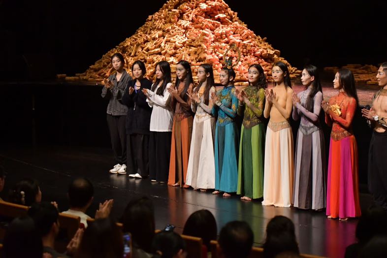 BD6027D6-A4C8-43A4-B0FD-393A92921577