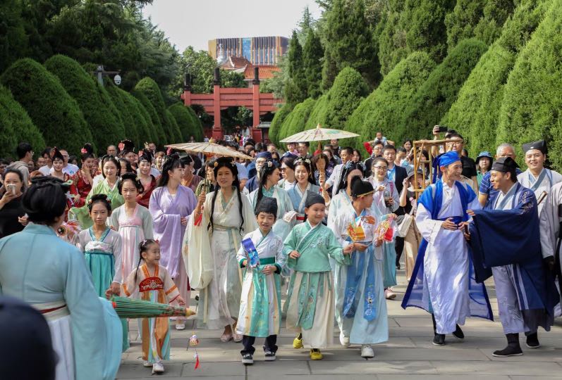 16AE1D37-7841-401A-B91F-3E7F756E5688