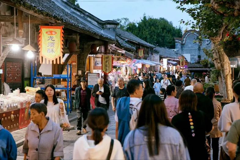 7C18E20C-50BA-47D9-A372-7BDF8FE3C3E7