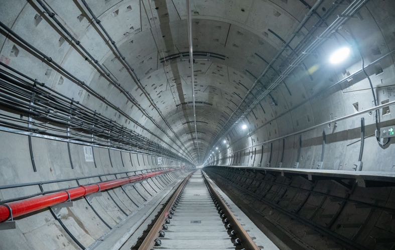 30E38D88-2107-4640-83EE-221D23052335