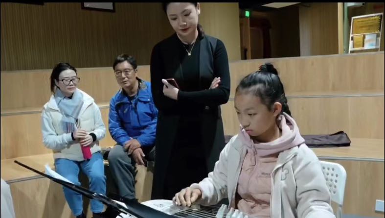 5477F6C8-42DC-447C-8856-B7C7A378C05C