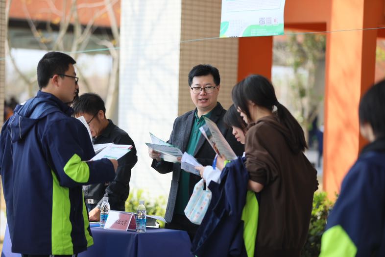 030BE105-70D0-4032-AF85-DF0082BC6FD9