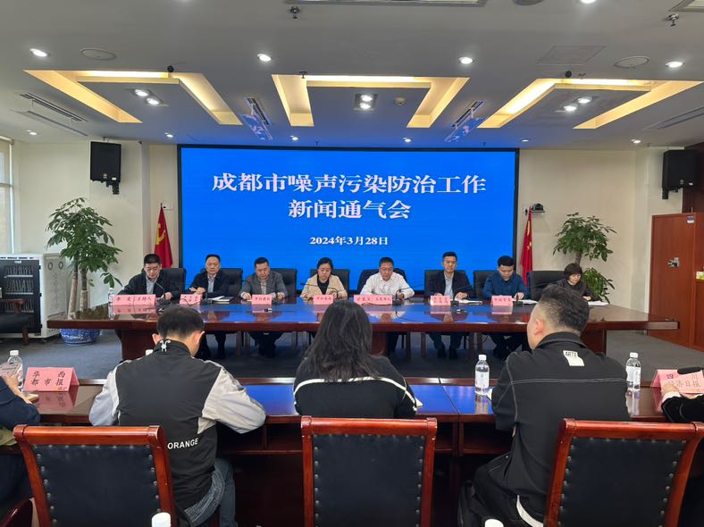 FE739859-4698-49C9-BBF6-701D138640F5