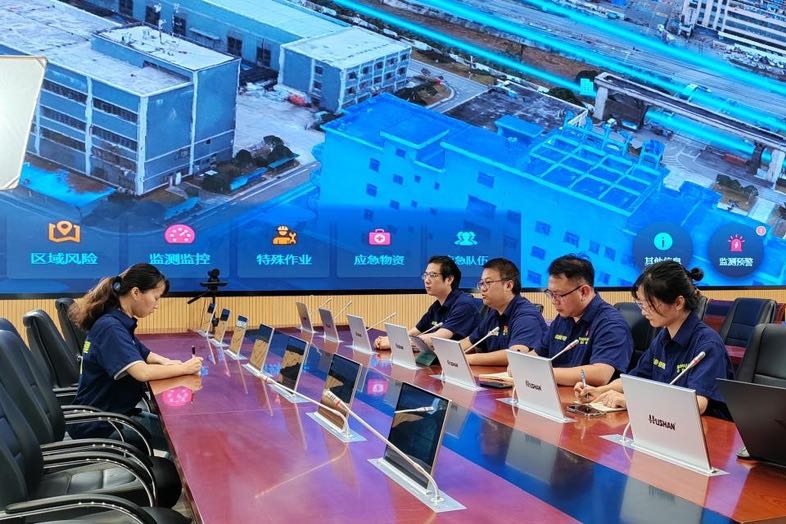 F685D4F4-F4DA-43AB-9041-F6E7B1710A2A