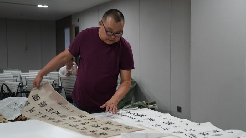 393585BF-A598-4A15-B57E-C779B070B160