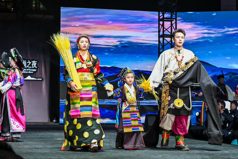 9B951273-9BFF-4E71-BE5B-1207B02B57E3