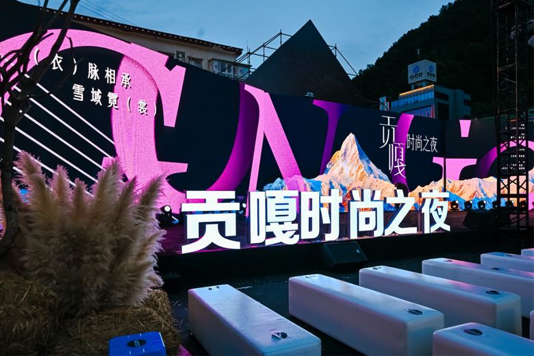 84295B39-D6F8-4228-8D48-608A8ABEE763