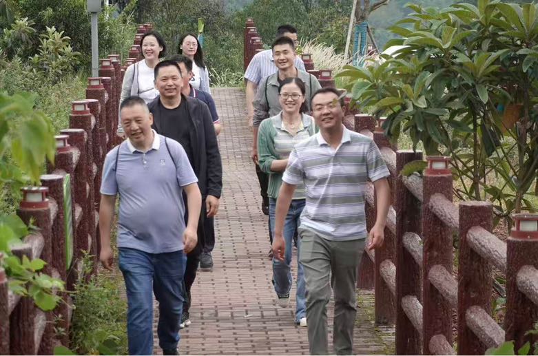 BF042955-4D14-489A-8EBD-C1F6AA4A2564