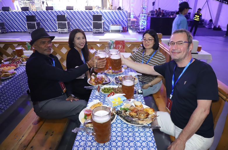 E8401A86-8D36-4D33-904E-BE347566A6A1