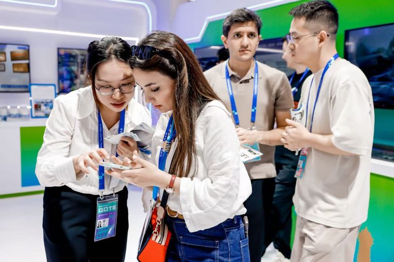 CA9863EB-5A36-4854-9135-521D0CAB2F99