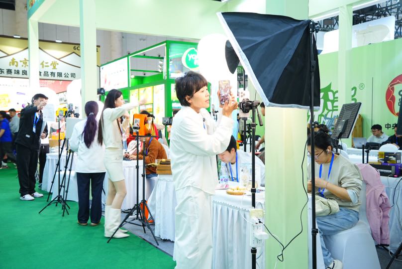 54DD5294-DCF4-44FD-B77C-45A5210E2279