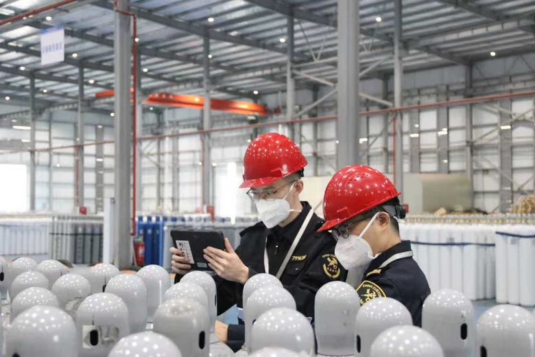 7D689B59-97AB-45DD-B677-350A7471E233