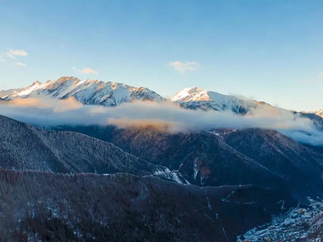 探寻天府旅游名镇 | 勇攀冰峰，去更高处看雪山
