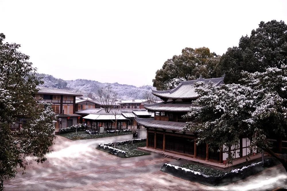 神秘的北纬30°，还藏着这样一座宝藏小城！