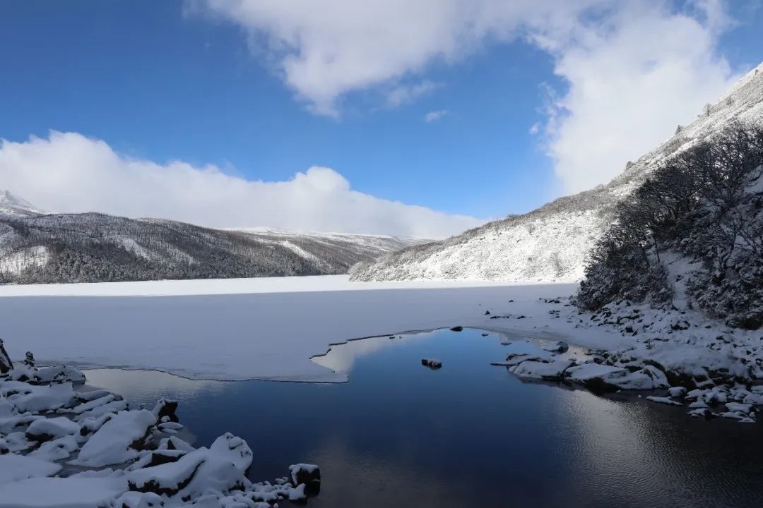 赏冬雪、晒太阳、看蓝冰......一站体验冬日的快乐！