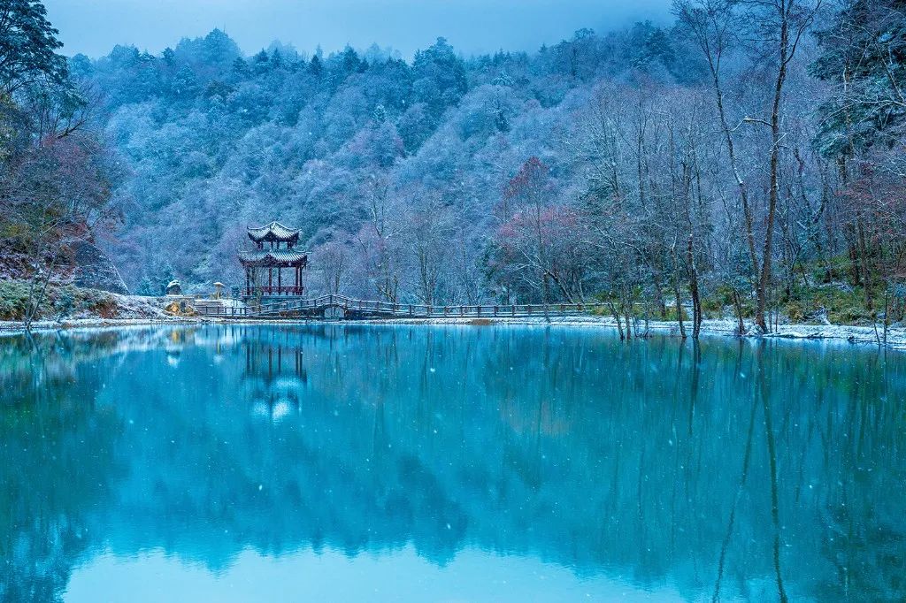 迎冬奥·游四川 | 揽尽冬日胜景，体验一场冰川温泉之旅！