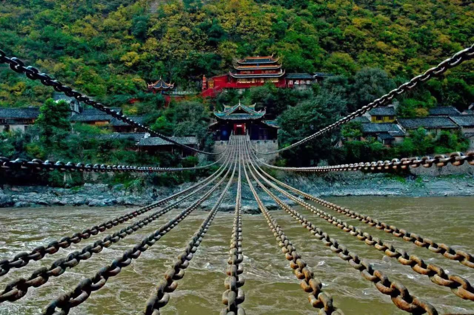 迎冬奥·游四川 | 揽尽冬日胜景，体验一场冰川温泉之旅！