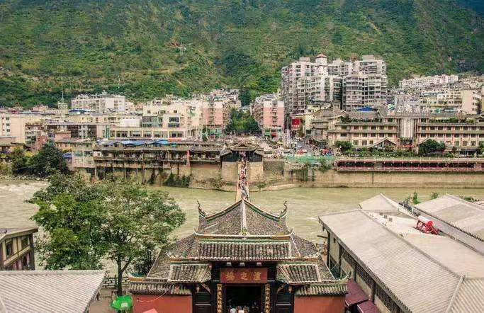 迎冬奥·游四川 | 揽尽冬日胜景，体验一场冰川温泉之旅！