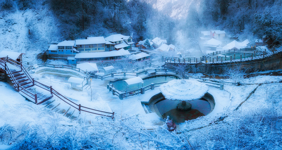 迎冬奥·游四川 | 揽尽冬日胜景，体验一场冰川温泉之旅！