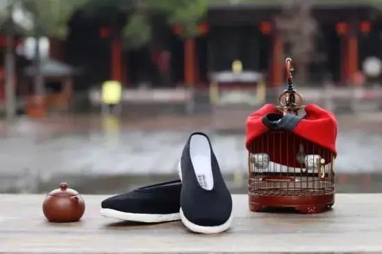 细细缝针线，行路千里远