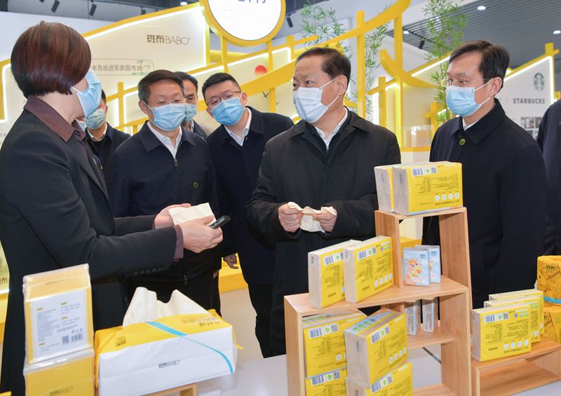 彭清华在眉山内江调研时强调
抓好常态化疫情防控全力冲刺“开门红”
确保“稳”的基础更牢靠“进”的动能更强劲「相关图片」